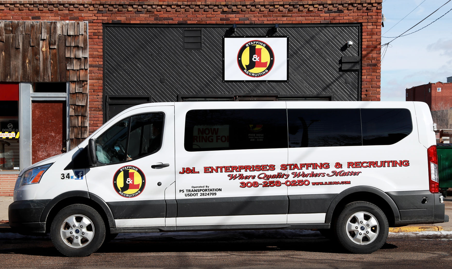 020220_JLStaffing4BIZ002_bjs.JPG